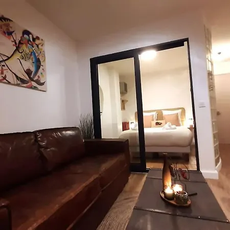 Apartment Midnight In Montmartre Paris